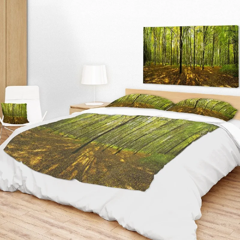 Queen - size blankets for standard - sized bedsSilk blankets with a smooth and elegant touchDesignart 'Green Autumn Forest Panorama' Landscape Fleece Throw Blanket Queen - size blankets for standard - sized bedsSilk blankets with a smooth and elegant touchDesignart 'Green Autumn Forest Panorama' Landscape Fleece Throw Blanket
