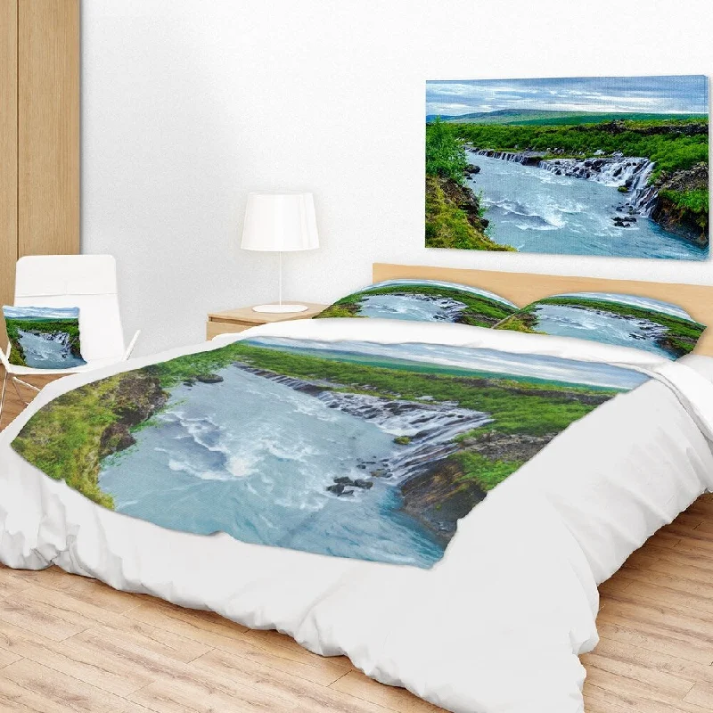 Cashmere blankets for ultimate softness and luxuryKing - size blankets to cover large beds comfortablyDesignart 'Hraunfossar Waterfall Iceland' Modern Landscape Fleece Throw Blanket