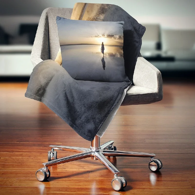 Linen blankets with a rustic and textured lookMicrofiber blankets that are durable and easy to care forDesignart 'Man Alone in Summer' Landscape Photo Throw Blanket Linen blankets with a rustic and textured lookMicrofiber blankets that are durable and easy to care forDesignart 'Man Alone in Summer' Landscape Photo Throw Blanket