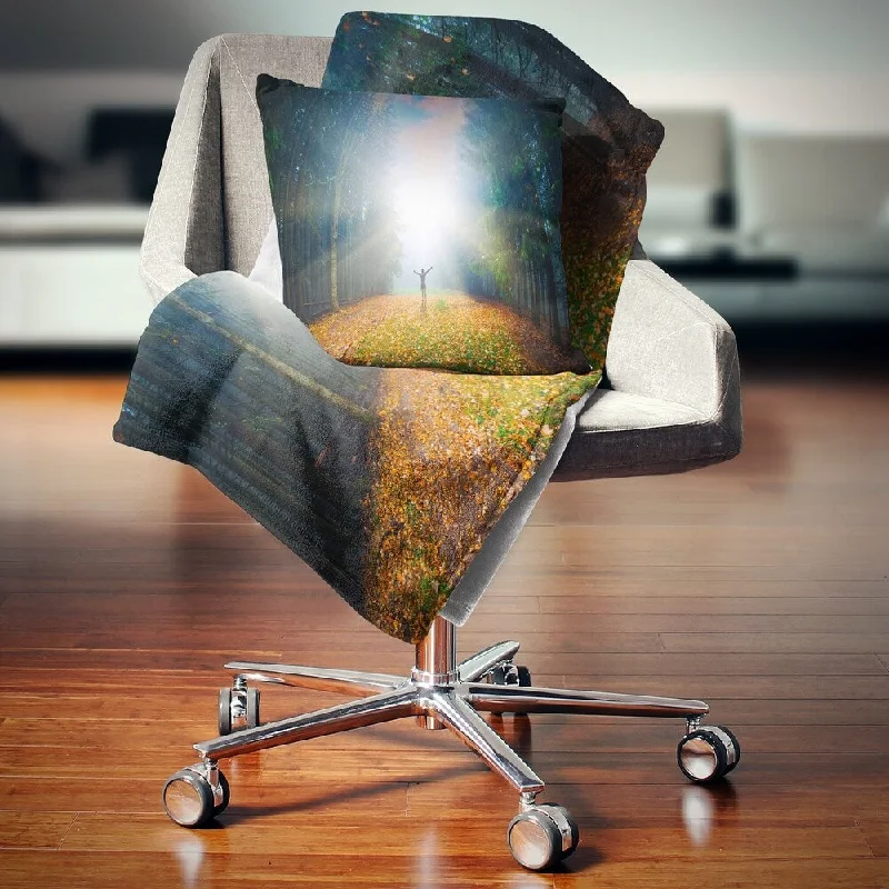 Microfiber blankets that are durable and easy to care forWool blankets with natural warmth and insulationDesignart 'Men and Bright Sunlight Panorama' Landscape Fleece Throw Blanket Microfiber blankets that are durable and easy to care forWool blankets with natural warmth and insulationDesignart 'Men and Bright Sunlight Panorama' Landscape Fleece Throw Blanket