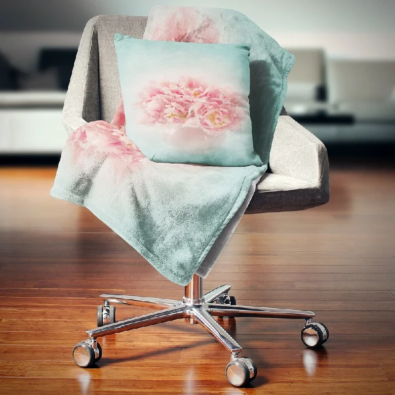 Queen - size blankets for standard - sized bedsLinen blankets with a rustic and textured lookDesignart 'Pink Tulips in Vase Photography' Floral Throw Blanket