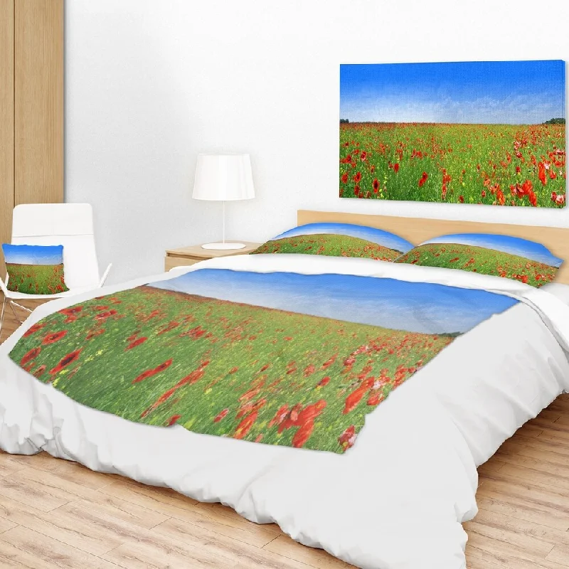 Synthetic fiber blend blankets for a budget - friendly choiceFleece blankets for a cozy and plush textureDesignart 'Poppy Meadow Panorama' Landscape Fleece Throw Blanket Synthetic fiber blend blankets for a budget - friendly choiceFleece blankets for a cozy and plush textureDesignart 'Poppy Meadow Panorama' Landscape Fleece Throw Blanket