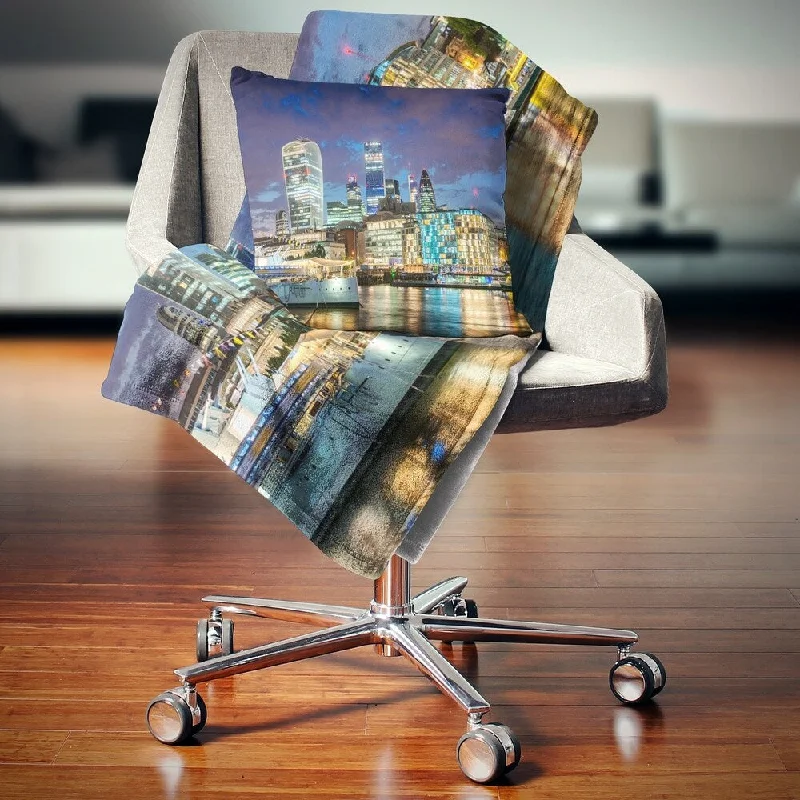 Linen blankets with a rustic and textured lookRecycled polyester blankets for an eco - conscious optionDesignart 'Thames River at Night' Cityscape Photography Throw Blanket