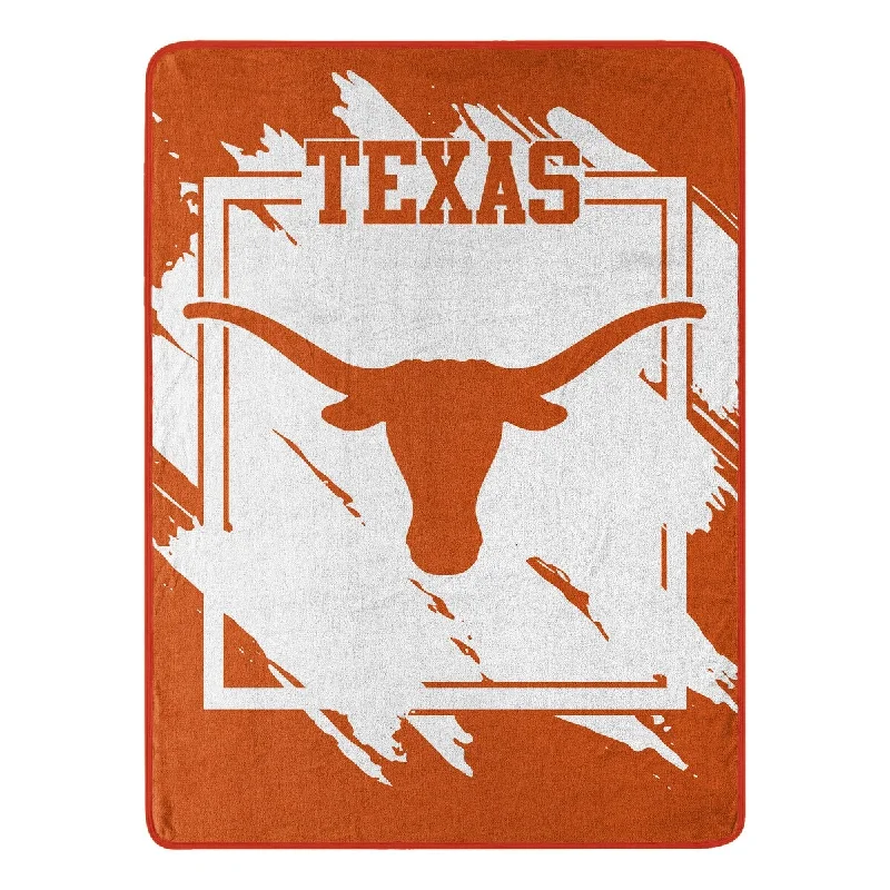 Silk blankets with a smooth and elegant touchAlpaca wool blankets for a hypoallergenic and warm optionDimensional - Texas Micro Raschel Throw Silk blankets with a smooth and elegant touchAlpaca wool blankets for a hypoallergenic and warm optionDimensional - Texas Micro Raschel Throw