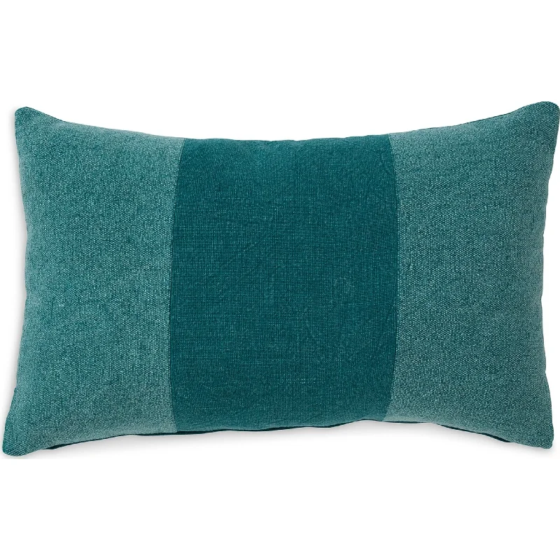 Hybrid mattresses combining foam and innerspring technologyInnerspring mattresses with coil counts for supportDovinton Accent Pillow 22.00" Hybrid mattresses combining foam and innerspring technologyInnerspring mattresses with coil counts for supportDovinton Accent Pillow 22.00"