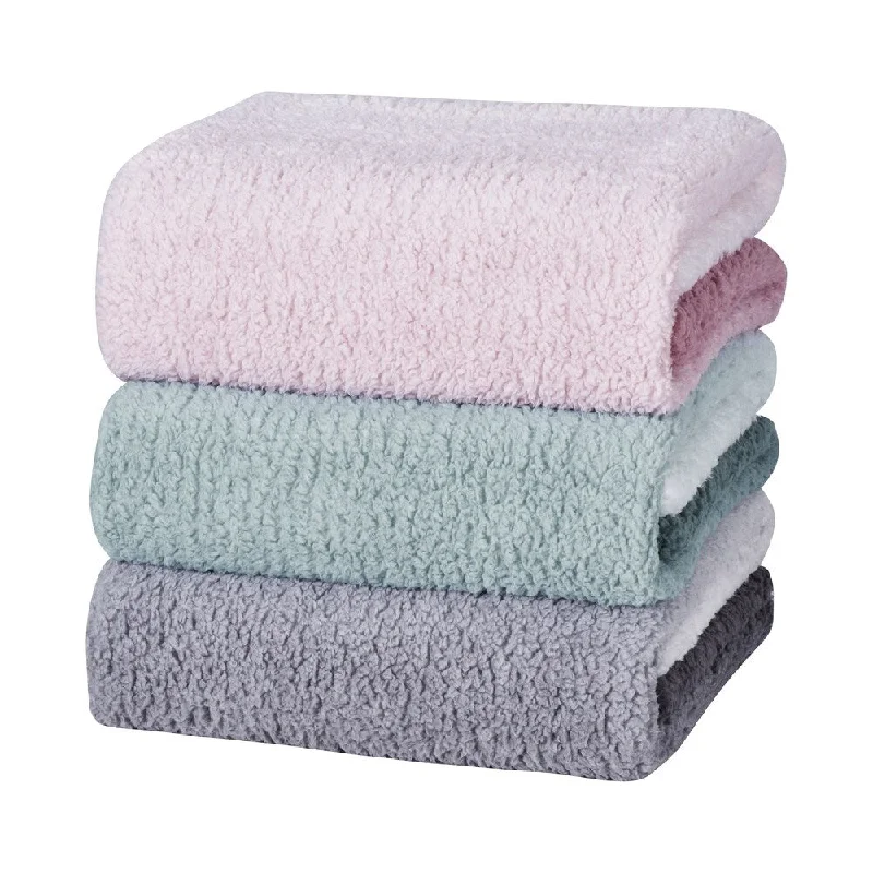 Rayon from bamboo blankets for a silky and breathable feelFleece blankets for a cozy and plush textureFive Queens Court Zalara Plush Fleece Ombre Throw Rayon from bamboo blankets for a silky and breathable feelFleece blankets for a cozy and plush textureFive Queens Court Zalara Plush Fleece Ombre Throw