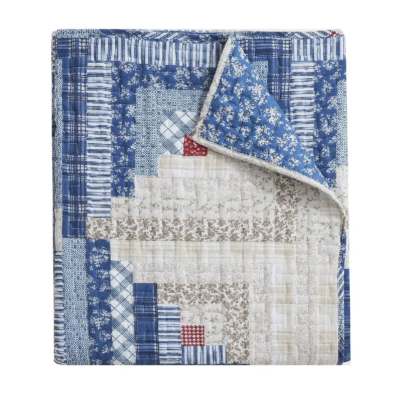 Cotton blankets for breathability and a lightweight feelKing - size blankets to cover large beds comfortablyGreenland Home Cottage Cabin Traditional Calico Blanket and Throw Quilt