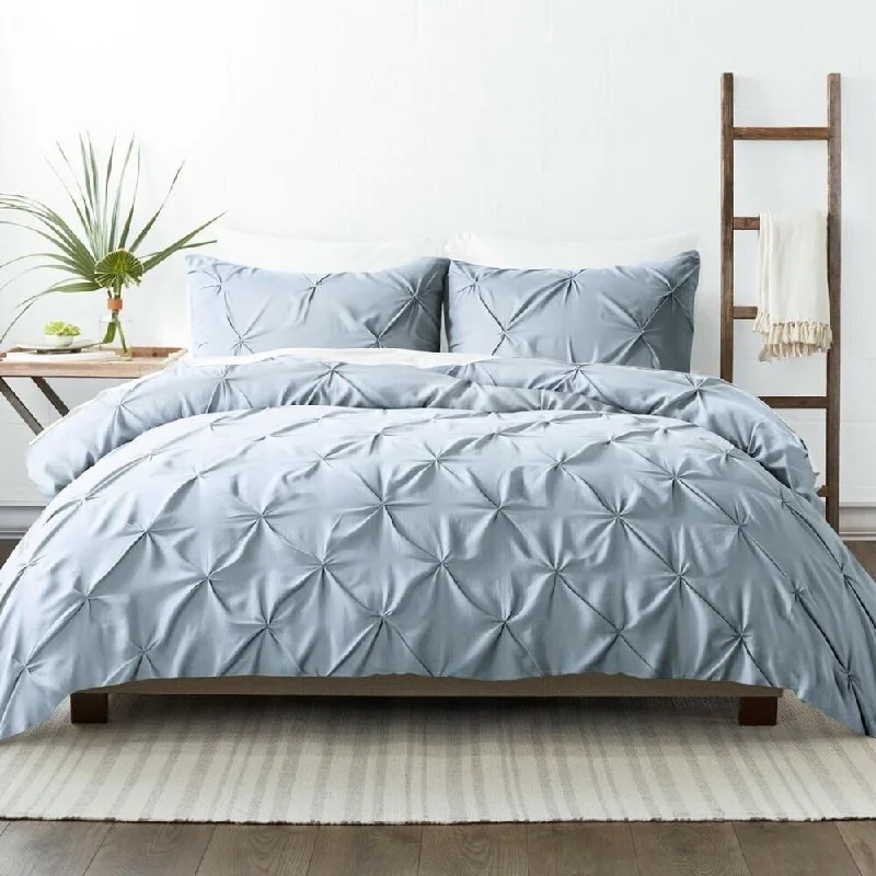 Cotton blankets for breathability and a lightweight feelLinen blankets with a rustic and textured lookKing/Cal King Pinch Pleat Duvet Cover Set Light Blue Cotton blankets for breathability and a lightweight feelLinen blankets with a rustic and textured lookKing/Cal King Pinch Pleat Duvet Cover Set Light Blue