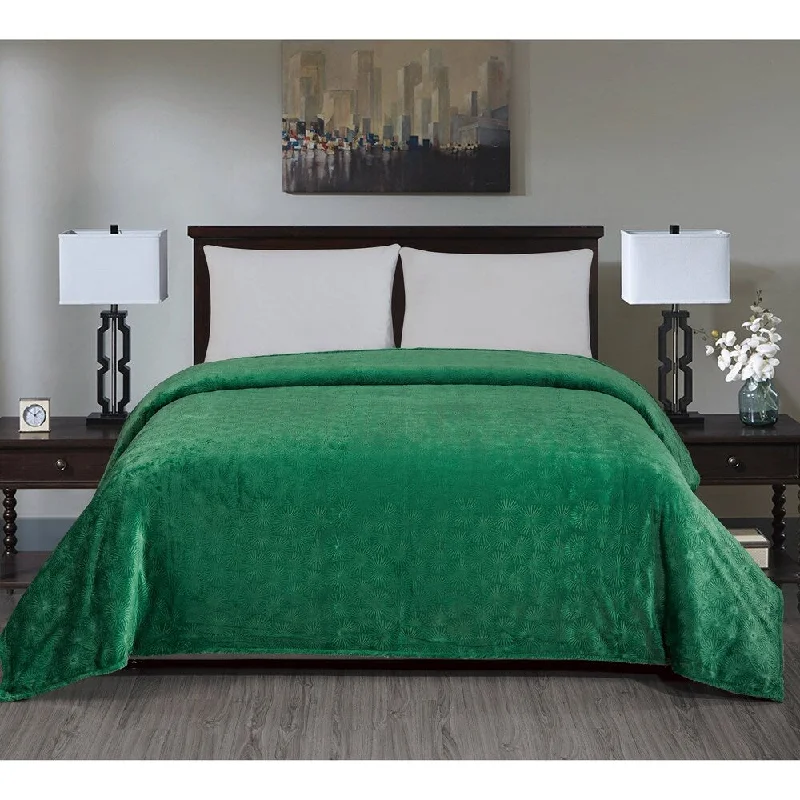 Recycled polyester blankets for an eco - conscious optionAlpaca wool blankets for a hypoallergenic and warm optionLouvre Blanket Queen Green