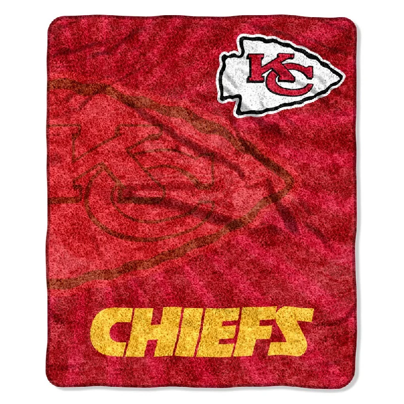 King - size blankets to cover large beds comfortablyCotton blankets for breathability and a lightweight feelNFL 065 Chiefs Sherpa Strobe Throw