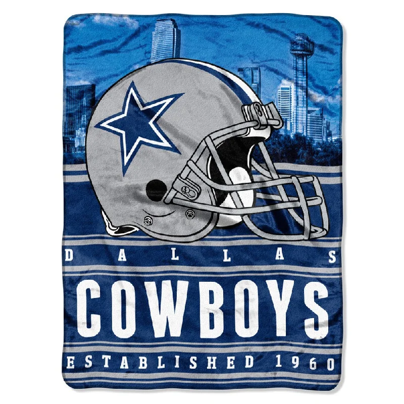 Queen - size blankets for standard - sized bedsCotton blankets for breathability and a lightweight feelNFL 071 Cowboys Stacked Silk Touch Raschel Throw