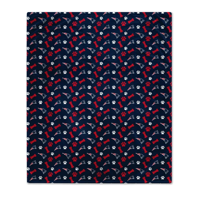 Rayon from bamboo blankets for a silky and breathable feelWool blankets with natural warmth and insulationNFL New England Patriots - Bones Repeat Pet Blanket Rayon from bamboo blankets for a silky and breathable feelWool blankets with natural warmth and insulationNFL New England Patriots - Bones Repeat Pet Blanket
