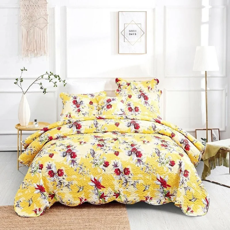 Microfiber blankets that are durable and easy to care forAcrylic blankets for a soft and affordable alternativeQueen Hummingbirds Floral Botanical Scalloped Bedspread Set Yellow