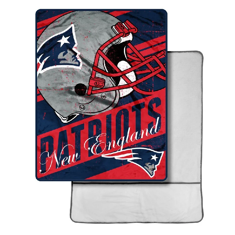 Cotton blankets for breathability and a lightweight feelAlpaca wool blankets for a hypoallergenic and warm optionThe Northwest Company NFL New England Patriots Foot Pocket Throw Cotton blankets for breathability and a lightweight feelAlpaca wool blankets for a hypoallergenic and warm optionThe Northwest Company NFL New England Patriots Foot Pocket Throw