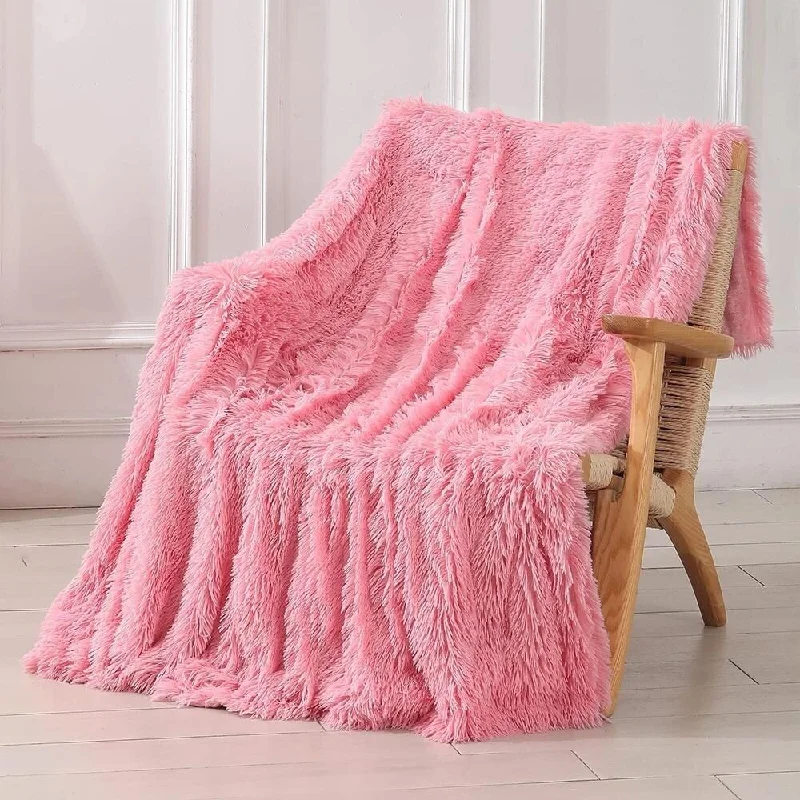 Silk blankets with a smooth and elegant touchBamboo fiber blankets with natural antibacterial propertiesTwin Size Blanket Soft Faux Fur Solid Reversible Pink